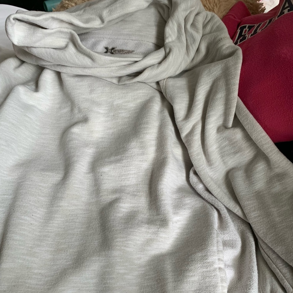 a xersion performance wear hoodie in great condition